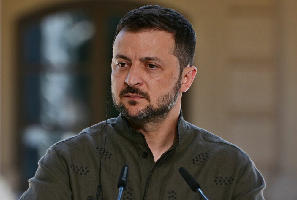 Зеленський прокоментував стрілянину біля місця перебування Трампа Зеленський прокоментував стрілянину біля місця перебування Трампа