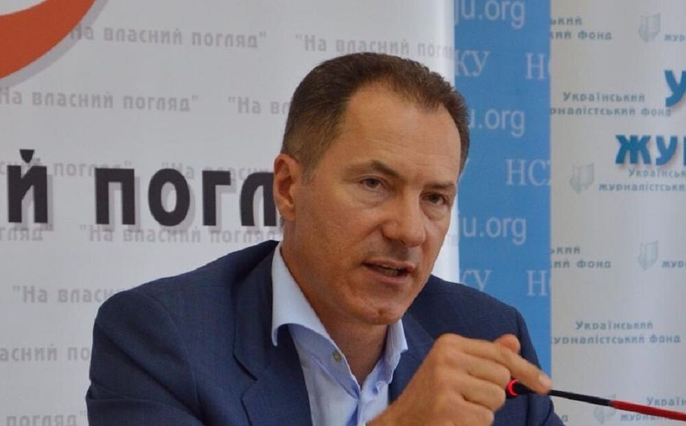 Экс-главе Минтранса Рудьковскому в аэропорту вручили подозрение о похищении человека Экс-главе Минтранса Рудьковскому в аэропорту вручили подозрение о похищении человека