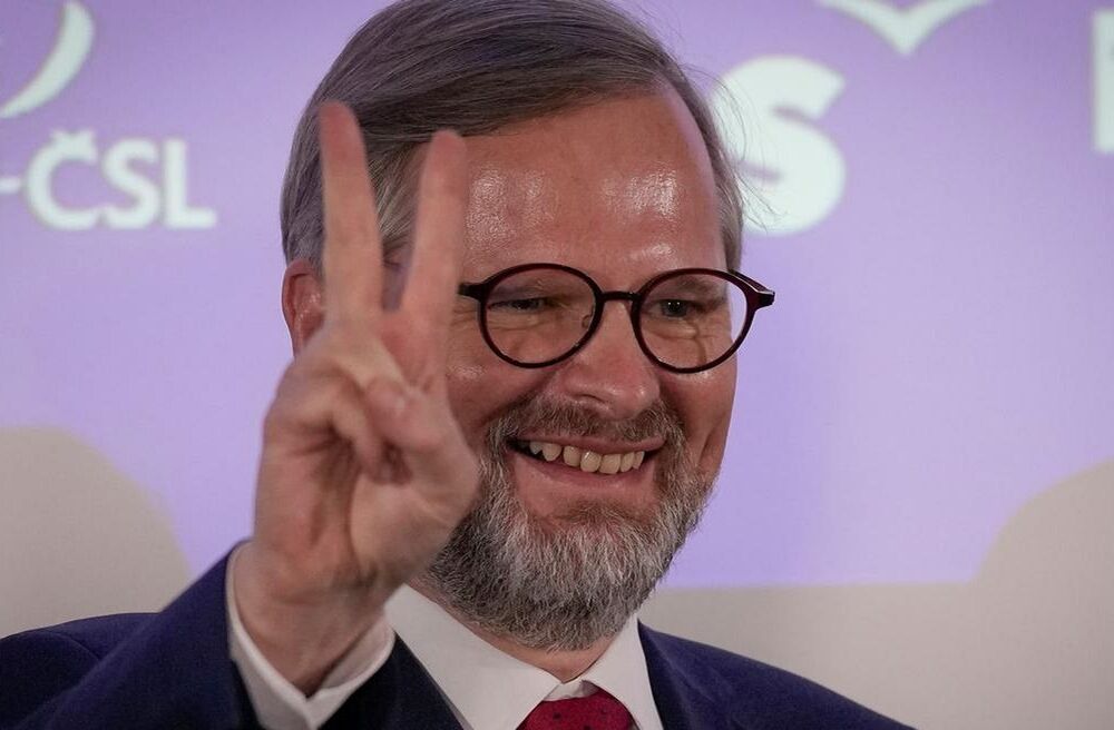 Чехія готується до передачі гелікоптерів в Україну та навчить пілотів на F-16