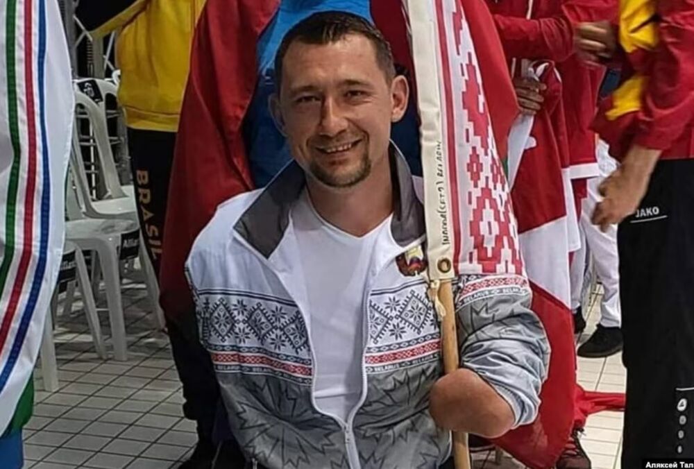 Паралимпийца из Беларуси подозревают в депортации тысяч украинских детей