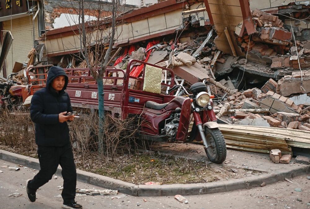 У Китаї зросла кількість жертв руйнівного землетрусу
