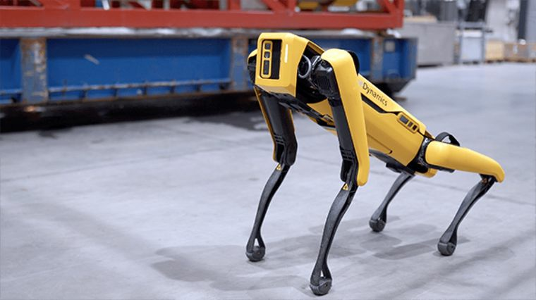 Легендарный робот Boston Dynamics разминирует территорию под Киевом