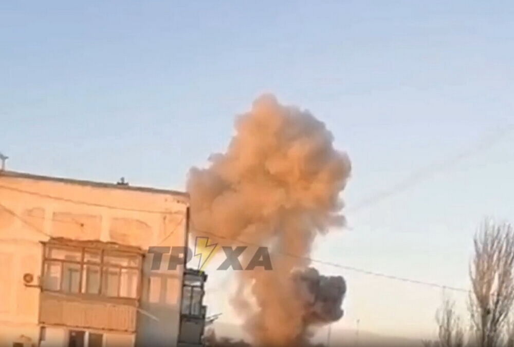 У мережі показали, як горіла військова техніка росіян на аеродромі Бельбек