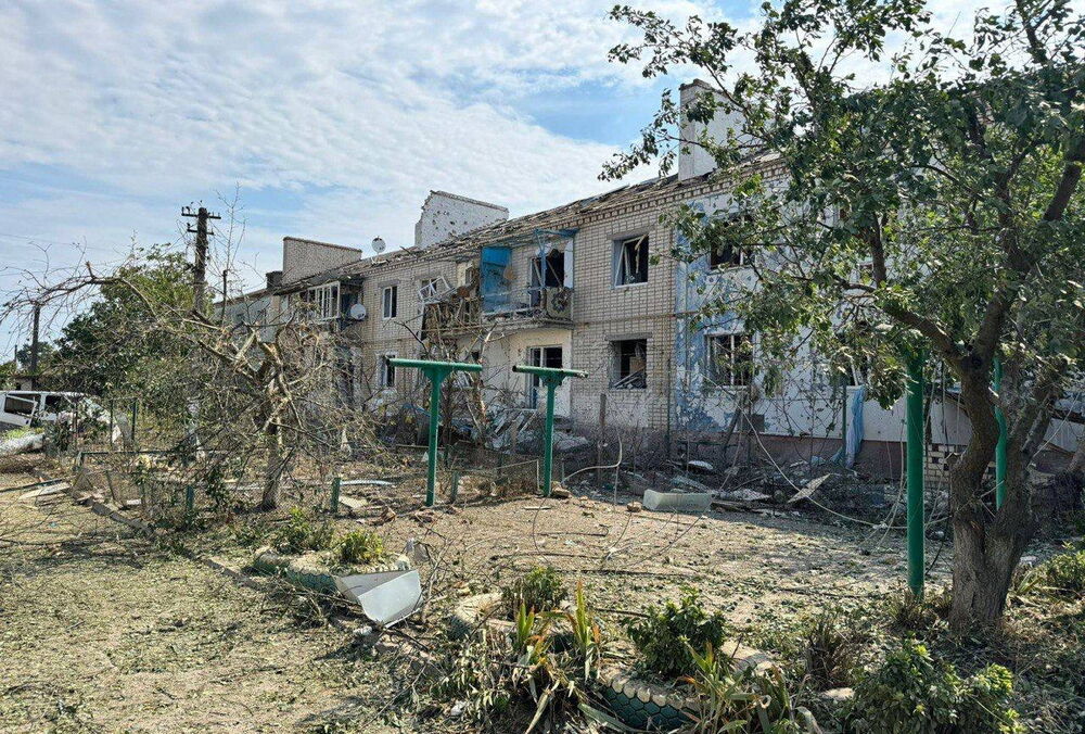 Россияне массированно обстреляли Белозерку: двое погибших, много раненых (фото)