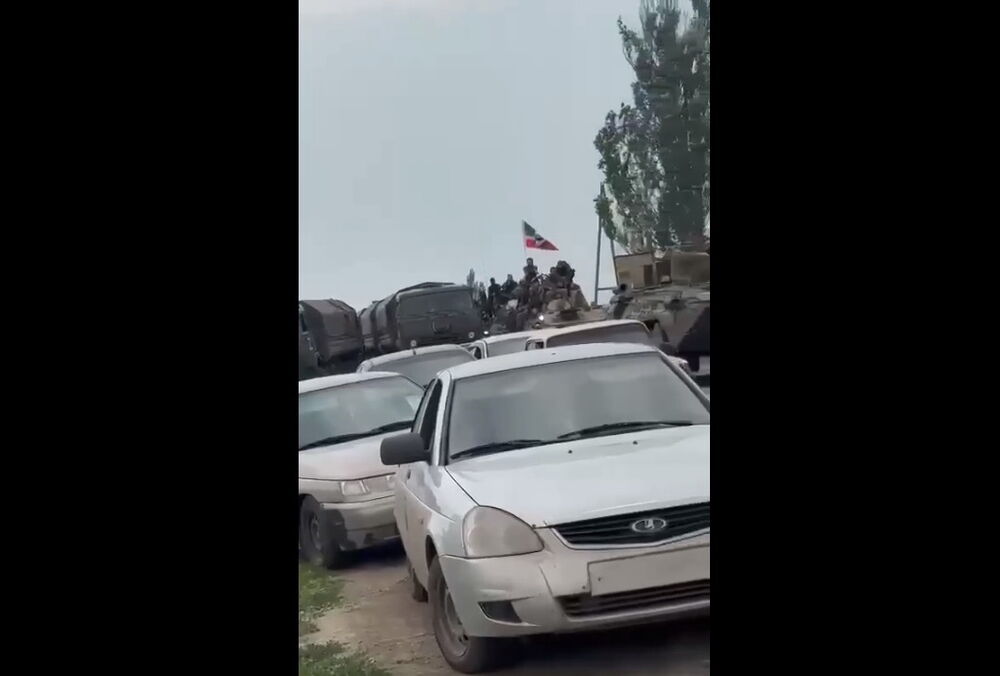 Вагнеровці вже за 400 км від Москви, а до Ростова стягують кадировців