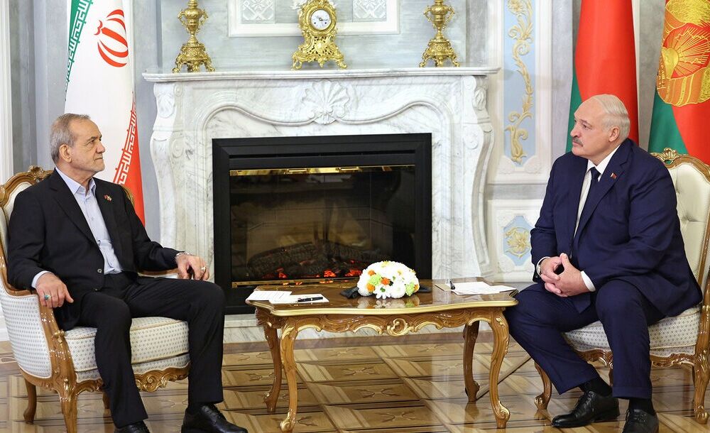 Лукашенко заявив про бажання посилювати військову співпрацю з Іраном