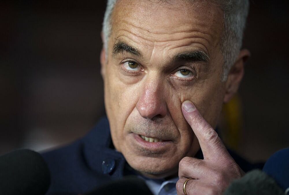 Скандальный румынский ультраправый экс-кандидат в президенты заявил, что уходит из политики