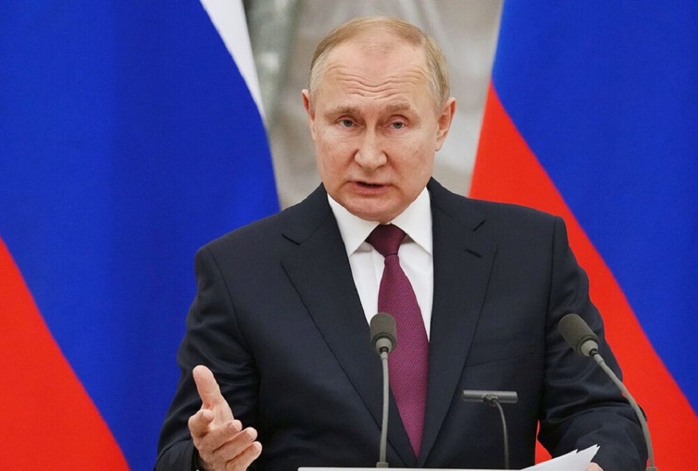 ”Нужно сохранять эти замечательные традиции”: Путин призвал россиян рожать больше детей