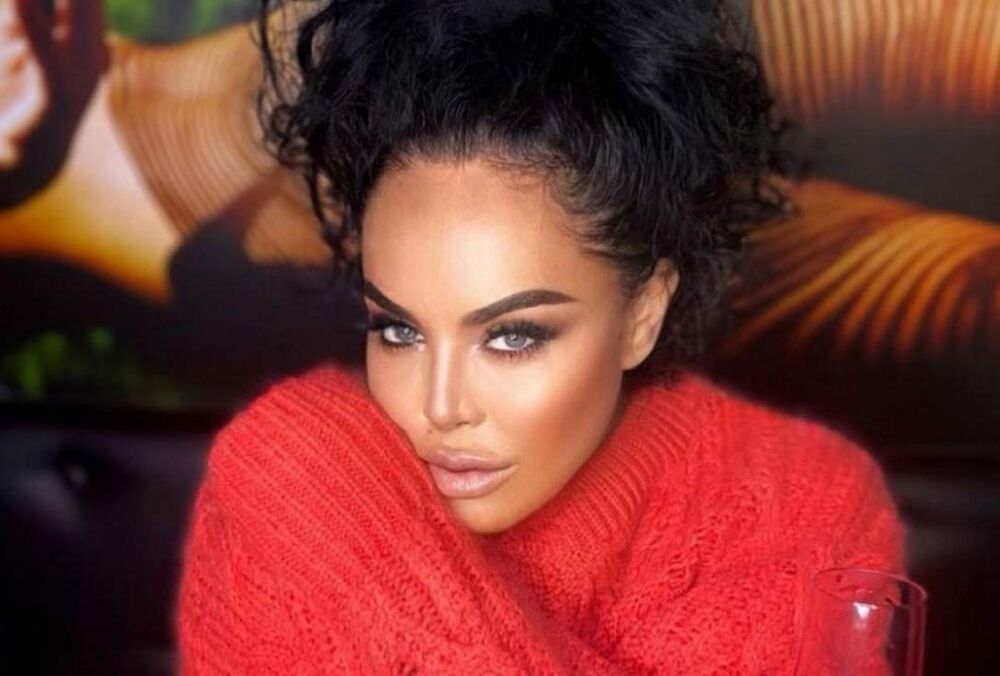 Опальна режисерка Оксана Байрак залишила Україну, здавшись в обіймах актора-путініста