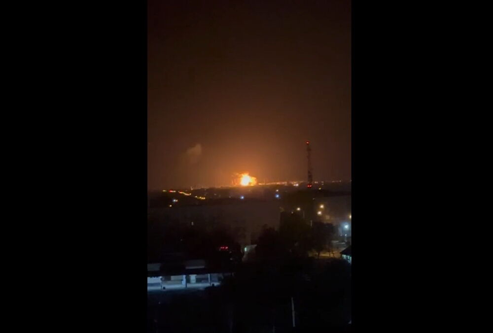 В Краснодарском крае после атаки дронов повреждены НПЗ и военный аэродром: фото, видео