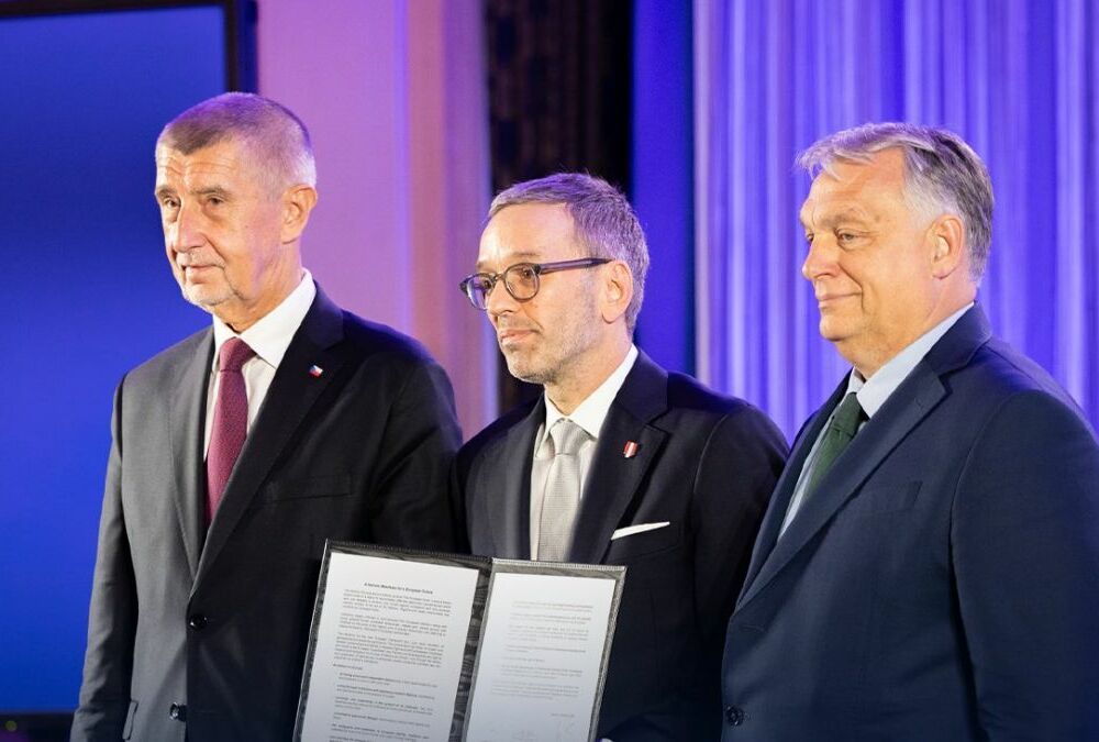 Орбан з чехами та австрійцями створює ультраправий блок в Європарламенті