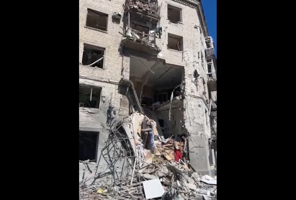 КАБ прилетів по центру Харкова: зростає кількість загиблих