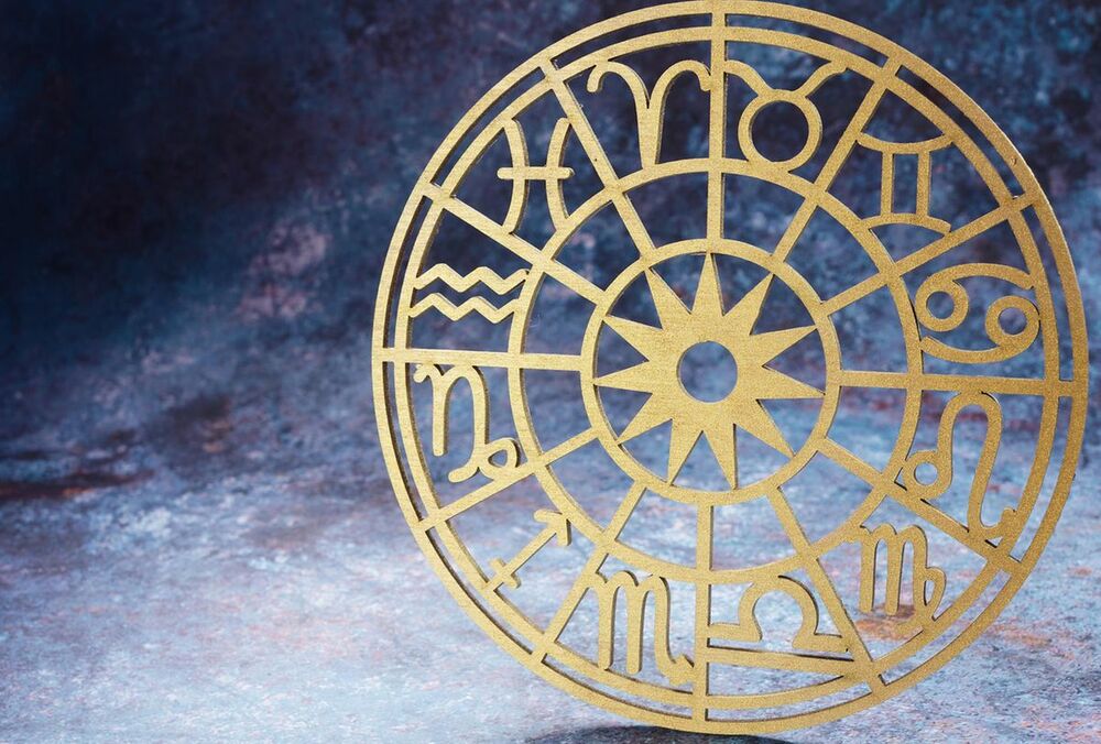 Гороскоп на 15 марта: кого будут засыпать комплиментами