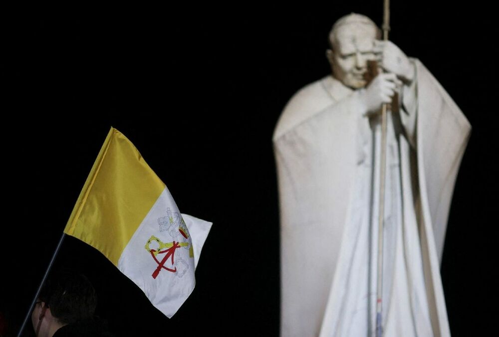 Папе Римскому потребовалась искусственная вентиляция легких