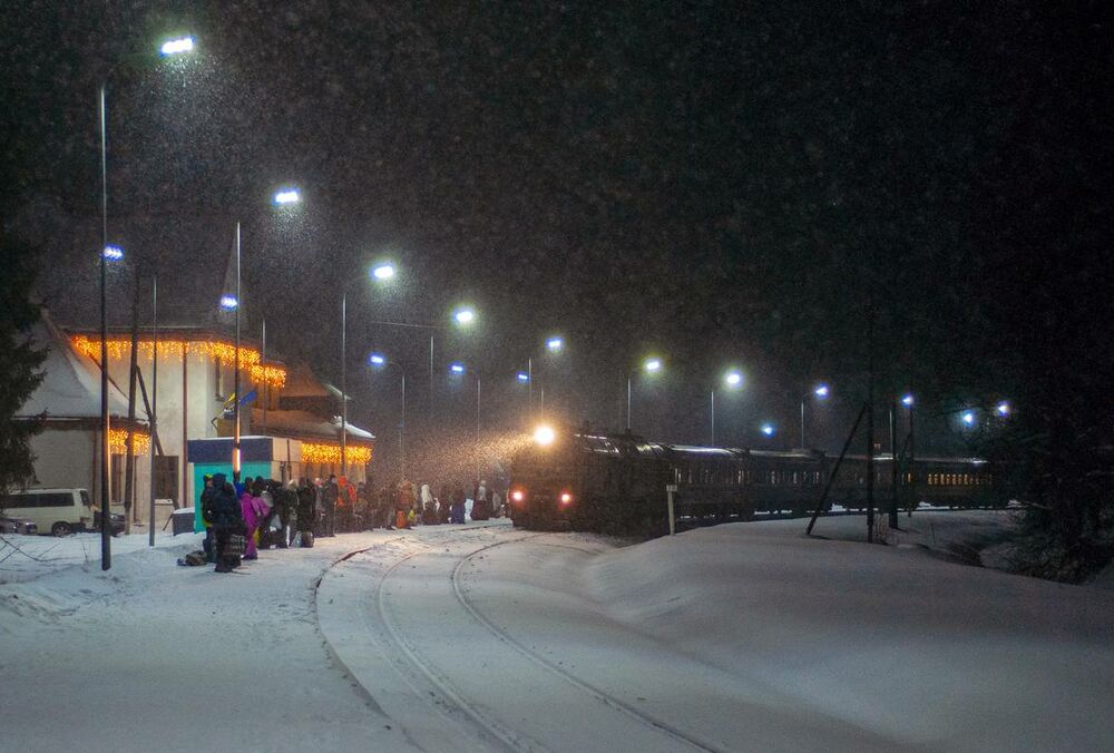 В Україні через негоду затримуються потяги