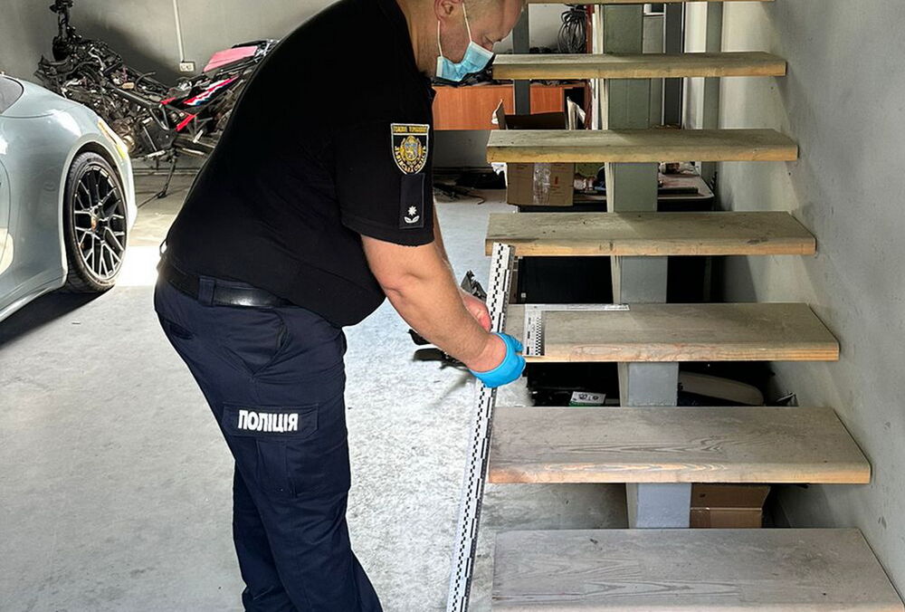 Вбивство в автосервісі Львівської області: орендар застрелив власника приміщення та застрелився сам