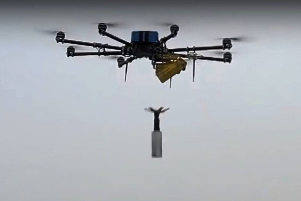 В Орехове россияне ударили по грузовику волонтеров