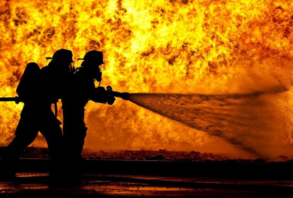 В оккупированном Шахтерске снова прилет: горит нефтебаза