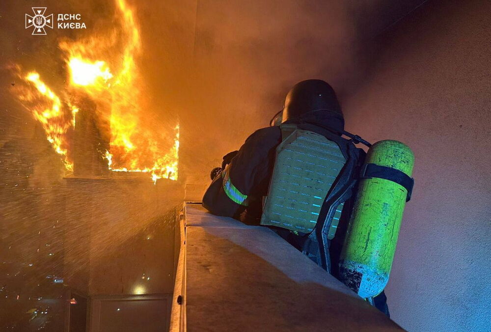 Внаслідок обстрілу Дніпра загинула дружина та дочка поліцейського: фото