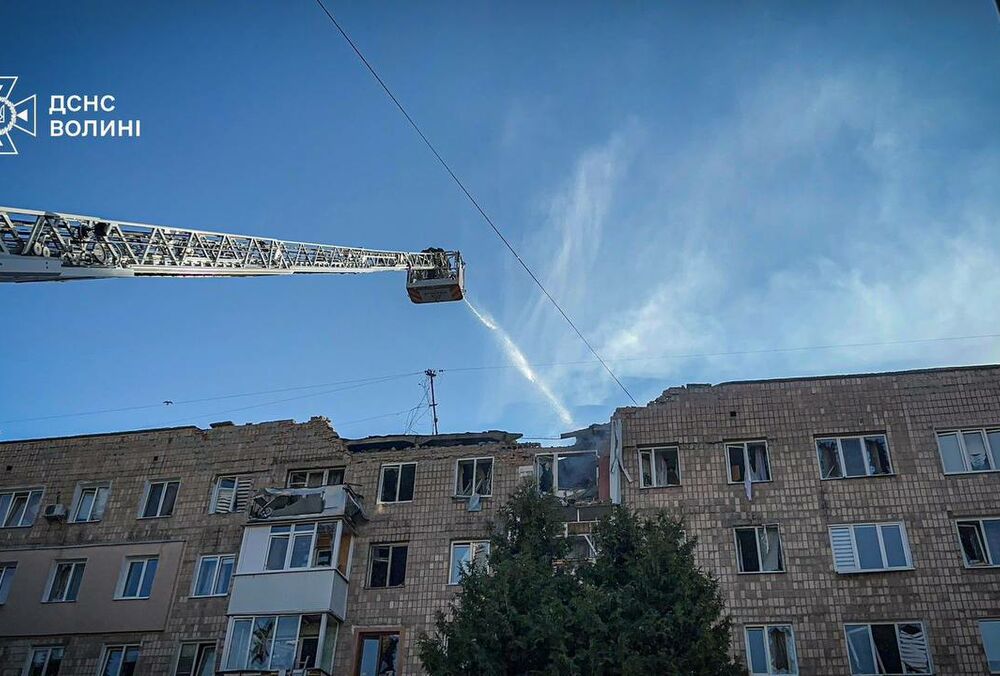 У Луцьку внаслідок ворожої атаки пошкоджено дві багатоповерхівки