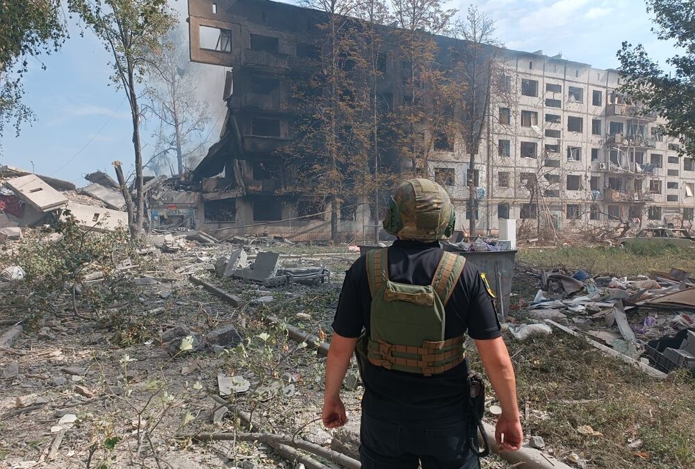 Россияне атаковали Константиновку, применяя артиллерию и ФАБ-500: под завалами домов могут быть люди