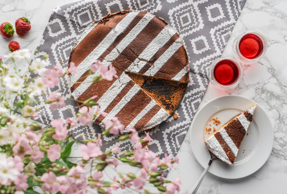 Як порізати торт без ножа: лайфхак від користувача TikTok, - ВІДЕО