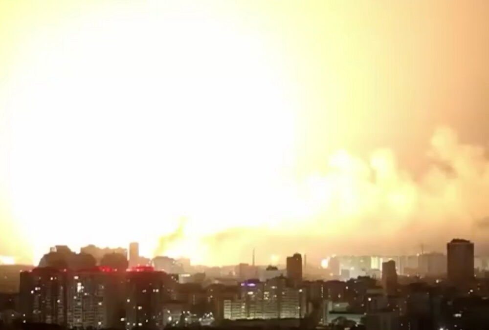 У мережі з'явилося жахливе відео ракетних ударів по Києву