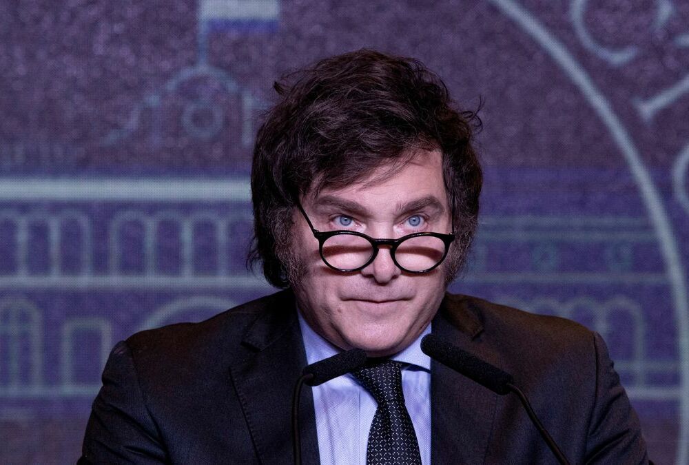 Зеленский посетит инаугурацию президента Аргентины, - СМИ