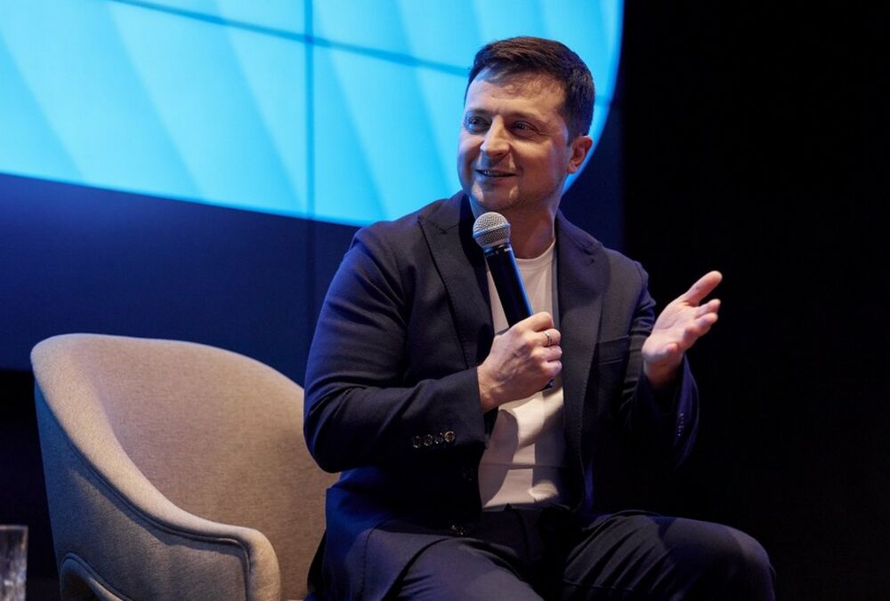 Зеленский пообещал вакцинированным украинцам старше 60 лет смартфоны Зеленский пообещал вакцинированным украинцам старше 60 лет смартфоны