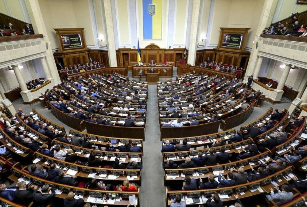 Експерт назвав піаром прийняття ВР закону про боротьбу з олігархами