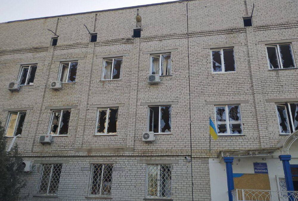 Оккупанты обстреляли реанимационное отделение больницы в Бериславе: фото