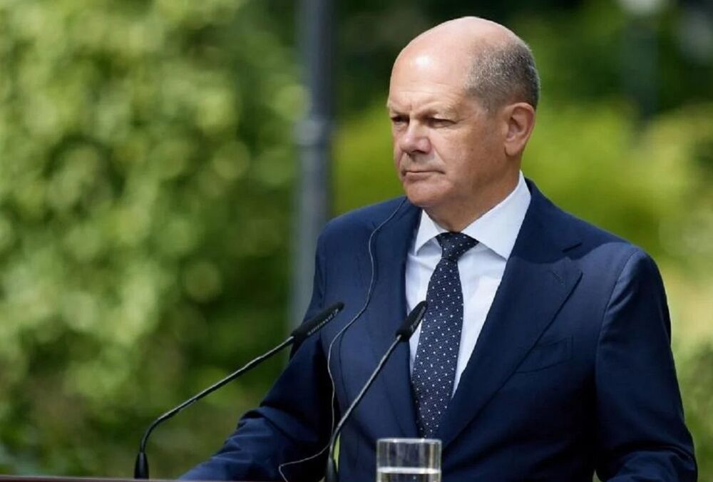 Шольц: ФРГ не будет предоставлять Украине оружие, из которого можно обстреливать РФ Шольц: ФРГ не будет предоставлять Украине оружие, из которого можно обстреливать РФ