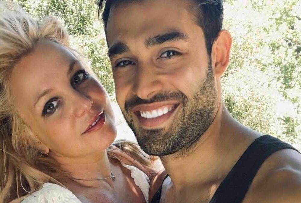 Бритни Спирс во время ссоры с мужем разбила себе голову