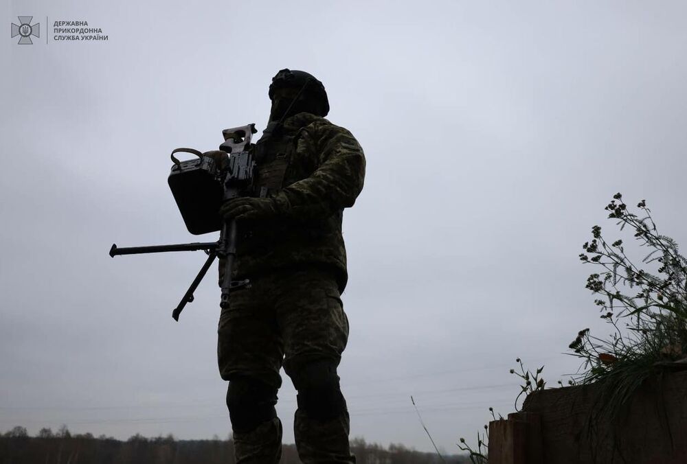 Пограничники отбили атаку россиян на Северском направлении Пограничники отбили атаку россиян на Северском направлении