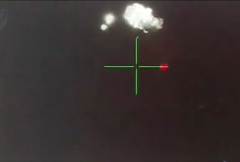 В Воздушных силах показали видео ночной работы по российским шахедам