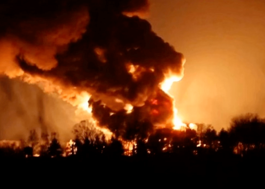 У Макіївці знищили нафтобазу з пальним для окупантів (відео)