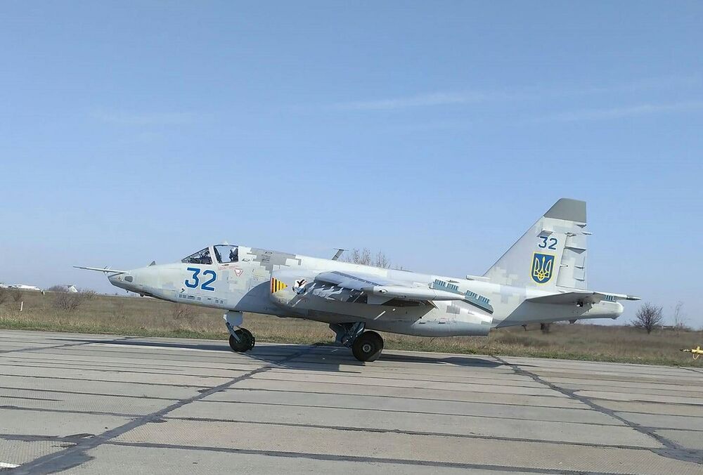 Два украинских штурмовика Су-25 ударили по позициям РФ в Херсонской области 