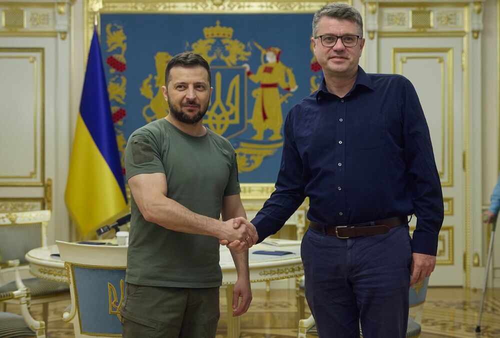Зеленский обсудил перспективу восстановления Украины с главой МИД Эстонии Зеленский обсудил перспективу восстановления Украины с главой МИД Эстонии
