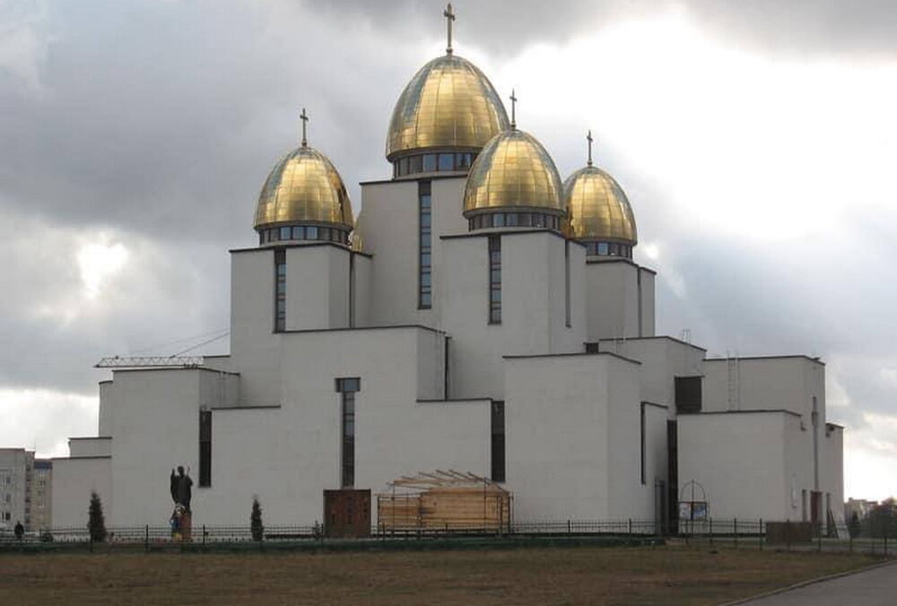 Во Львове подожгли церковь: фото Во Львове подожгли церковь: фото