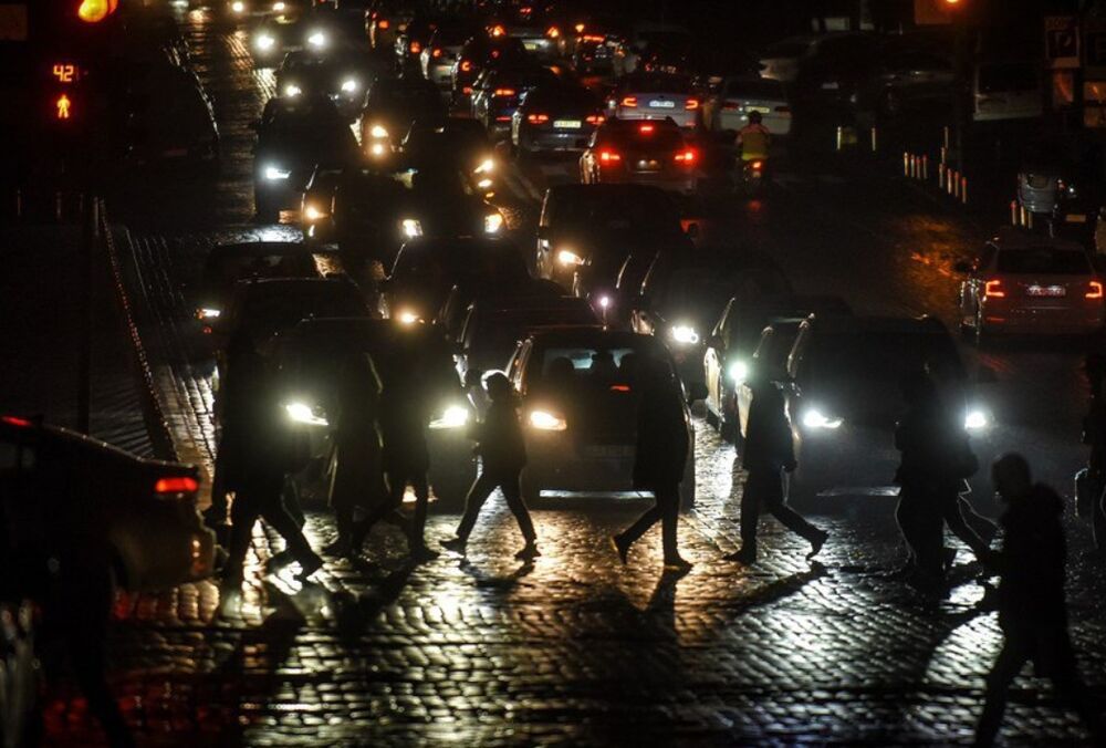 Дефицит электроэнергии: что будет с уличным освещением в Киеве Дефицит электроэнергии: что будет с уличным освещением в Киеве