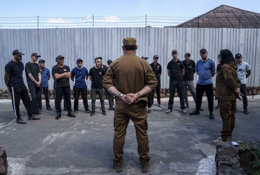 В Минюсте посчитали, сколько еще заключенных могут присоединиться к рядам ВСУ