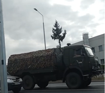 Партизаны вывели из строя пять военных грузовиков в Луганске