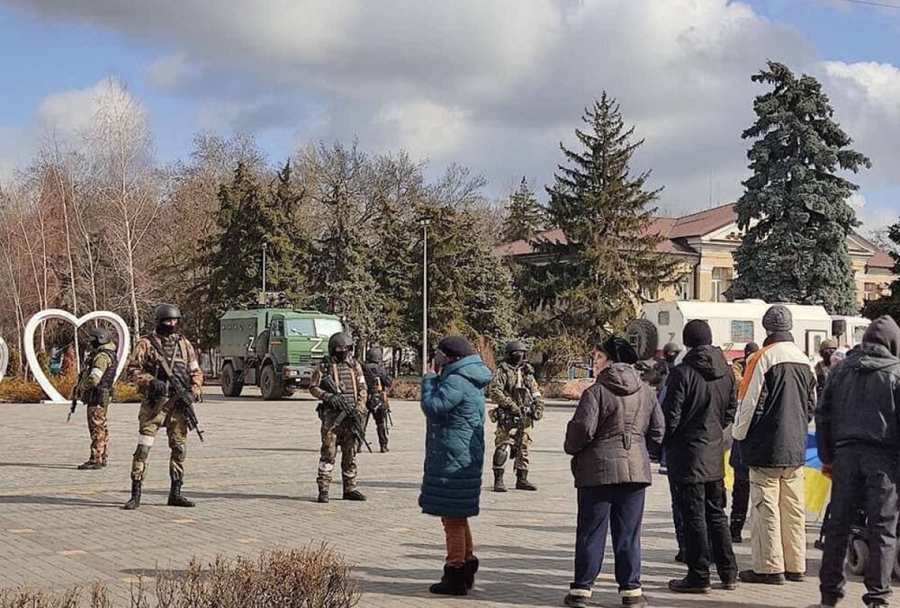 Окупанти у Скадовську повісили мирну мешканку біля будівлі суду
