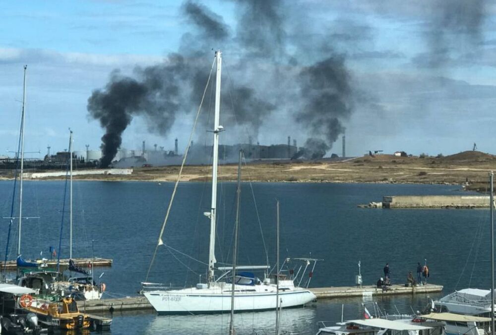 В Севастополе этой ночью прозвучали взрывы: ”власти” отчитались о работе ПВО 