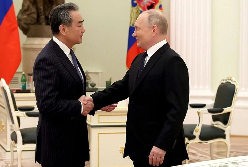 Китай начал игру на истощение России: военный эксперт указал на факты