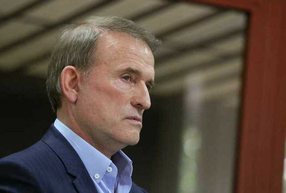 Прокуратура вручила Медведчуку клопотання про арешт з можливістю застави на мільярд гривень