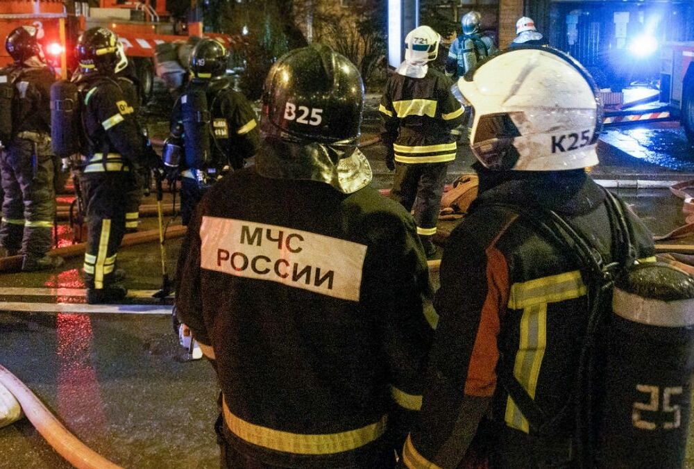 Новые атаки дронами в РФ: известно о мощном пожаре на НПЗ в Волгограде