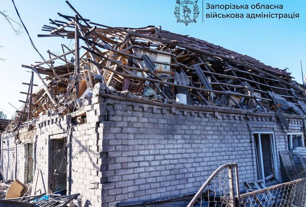 Россияне атаковала авто с гражданскими в Запорожском районе: ранены два человека