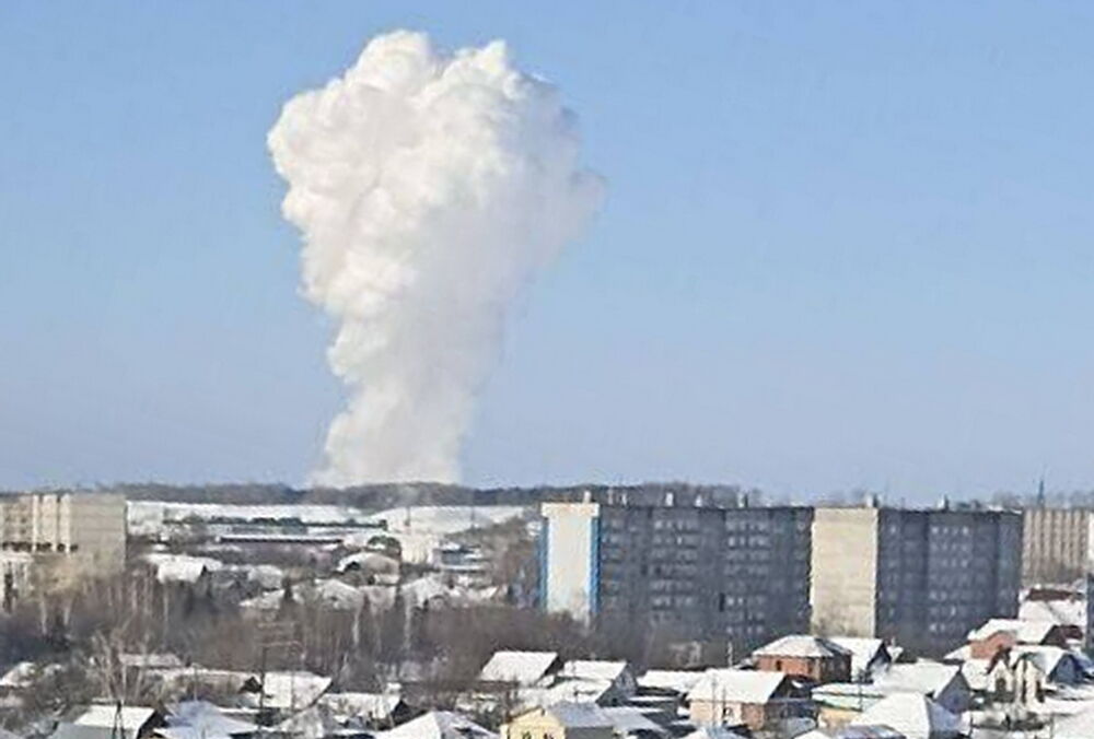На оборонном предприятии в Алтайском крае России прогремел взрыв: видео