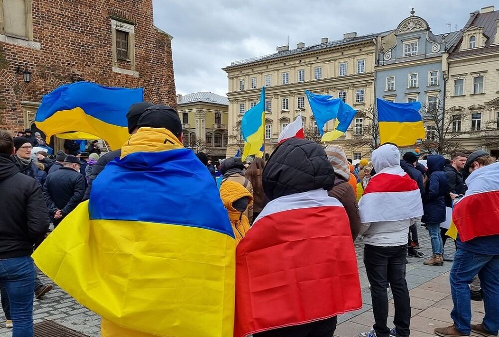 Польша вводит новые правила для украинцев: размер пособия могут сократить